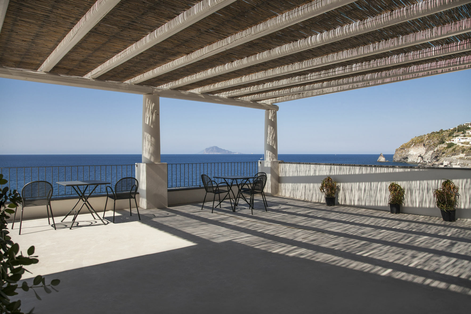 Hotel Cutimare - Aeolian Charme Acquacalda Exterior photo